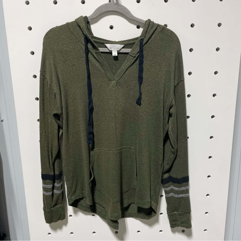 Market & Spruce Long Sleeve Hoodie Tee